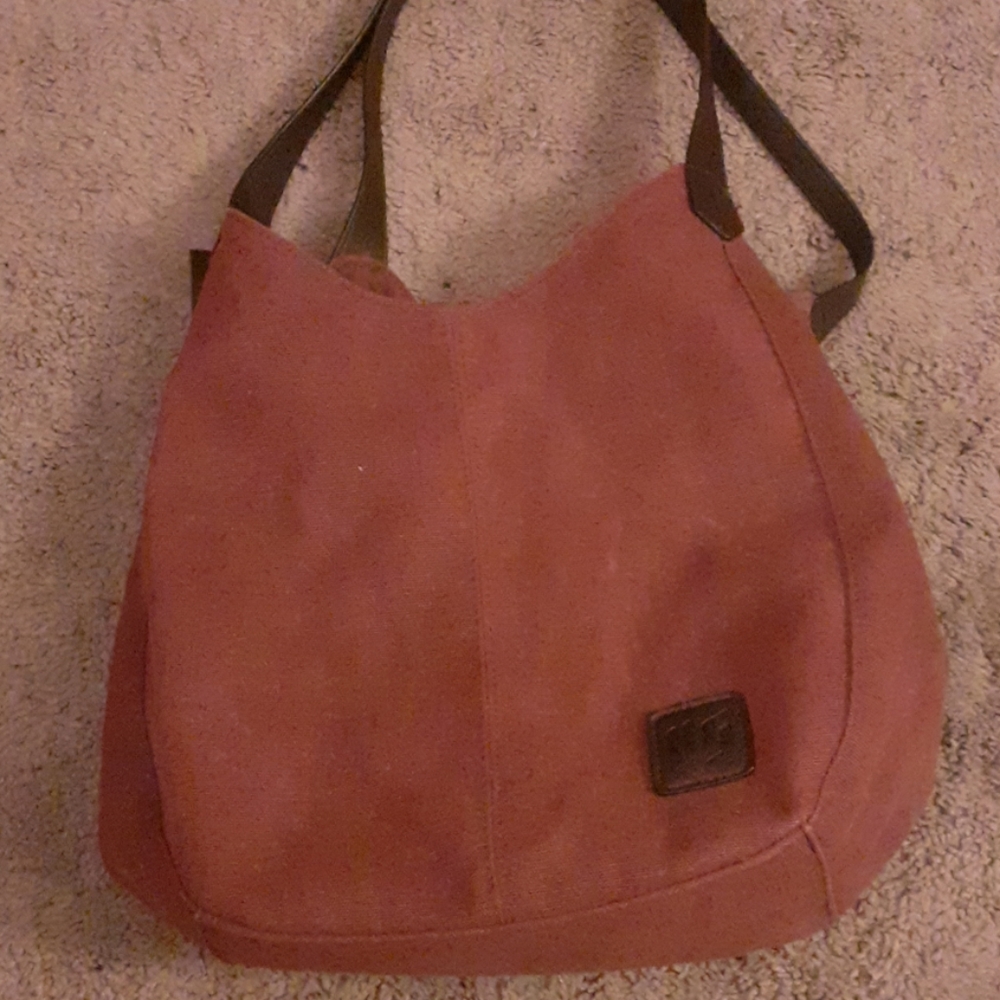 Burgundy shoulder bag